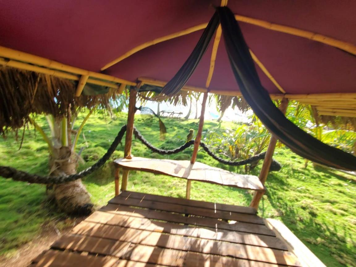 Derek'S Place Eco-Lodge Petite Île du Maïs Extérieur photo