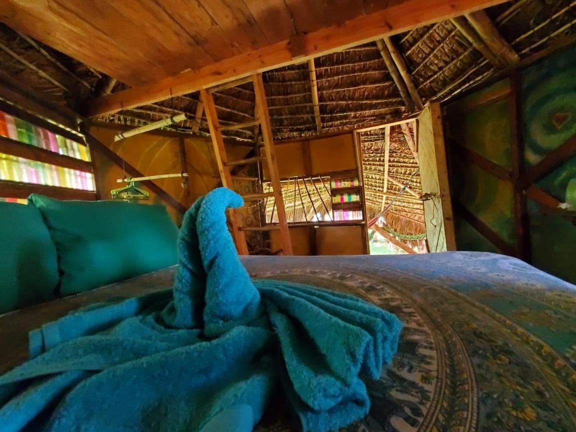 Derek'S Place Eco-Lodge Petite Île du Maïs Extérieur photo